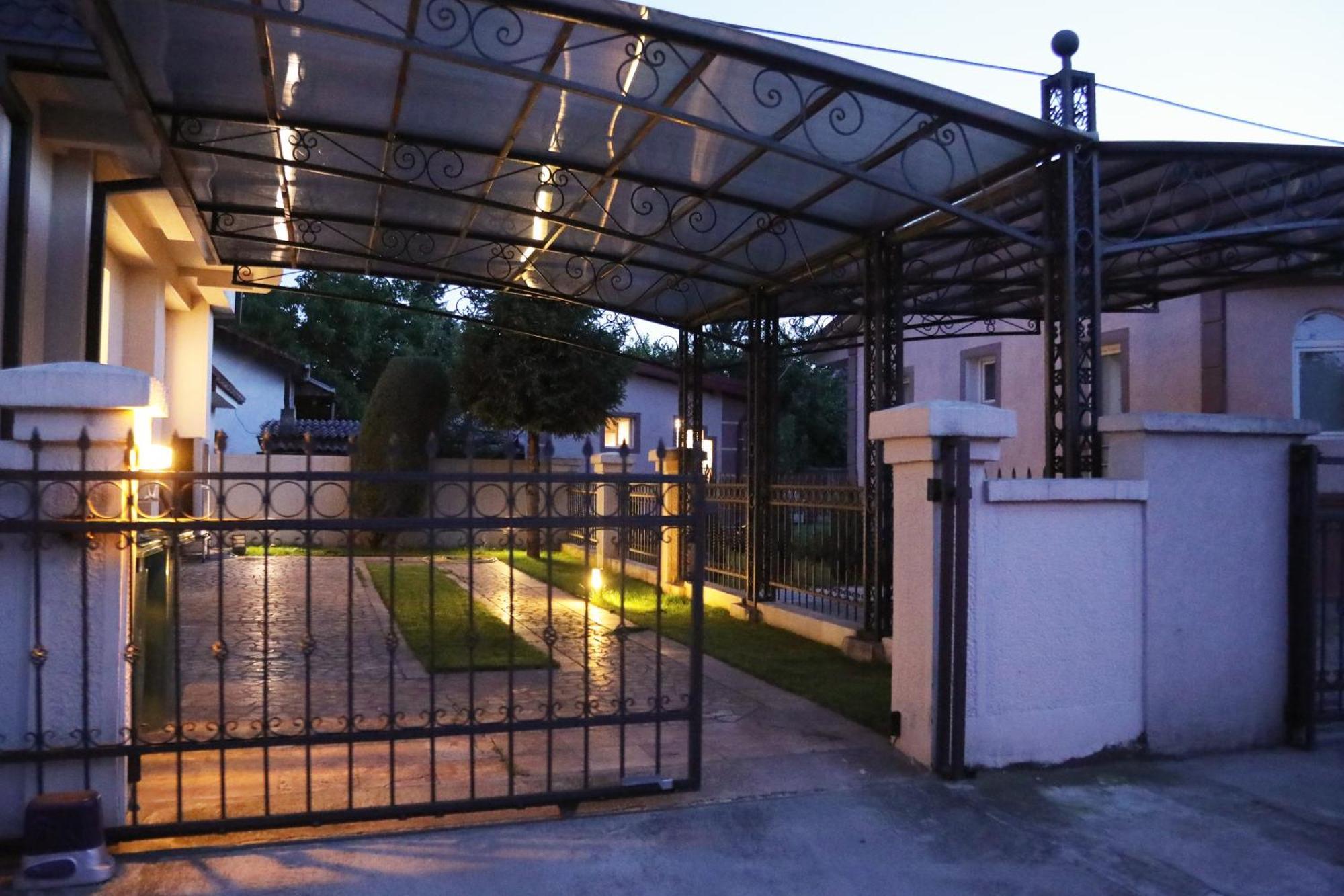 Brand New Lux Apartment Skopje Ngoại thất bức ảnh
